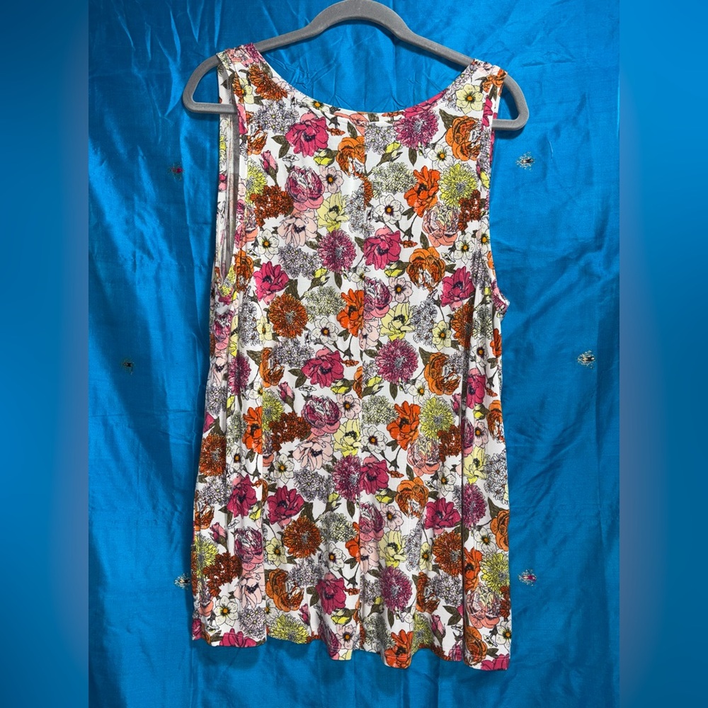 Lane Bryant Colorful Floral Swing sleeveless V neck top  womens 18/20